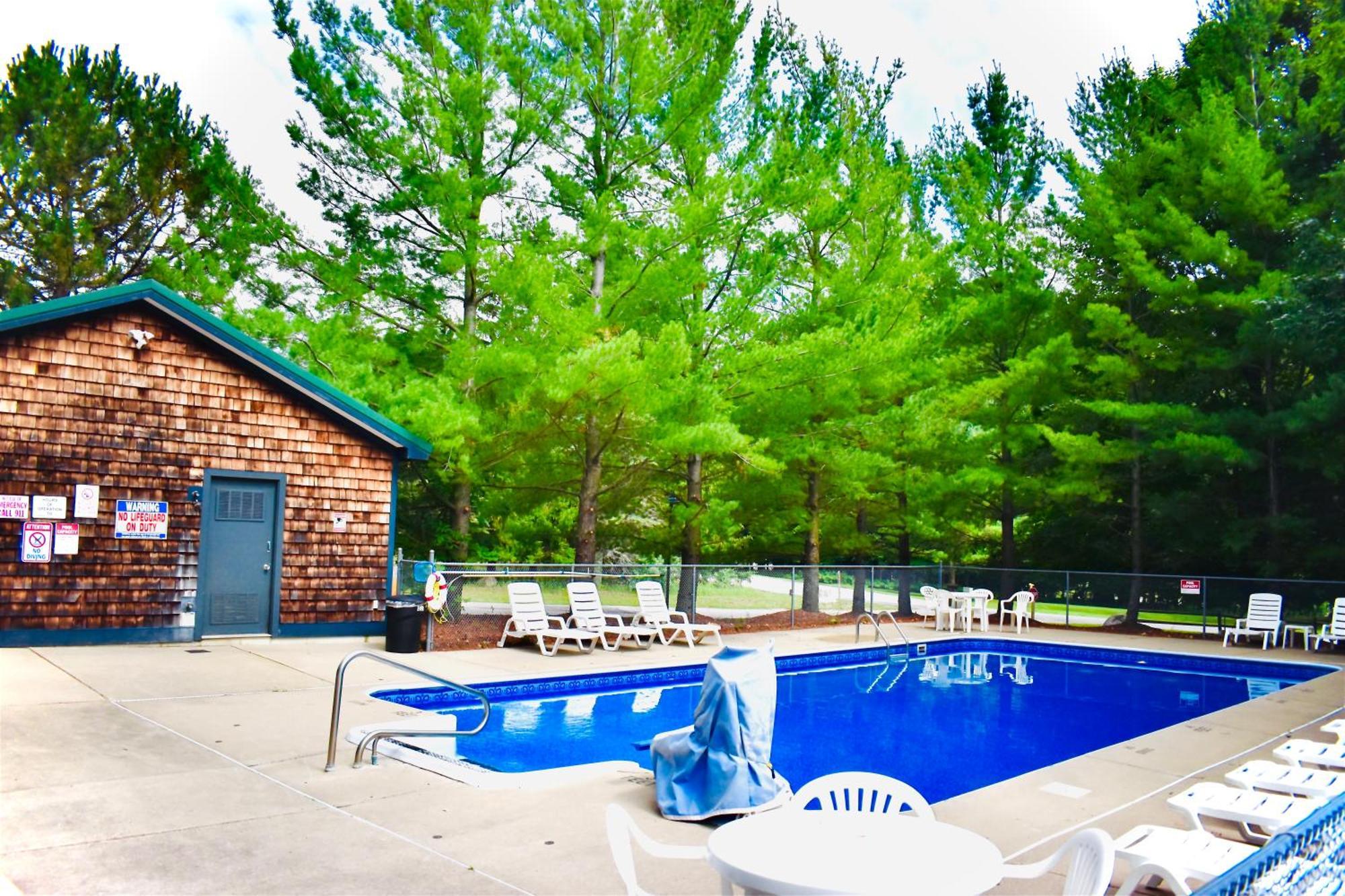 4 Season Fun At Legend Cottage Inn Bellaire Buitenkant foto